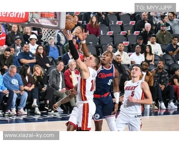 快船迎战骑士小卡复出首发搭档哈登科林斯祖巴茨邓恩全力争胜 快船迎战骑士小卡复出首发搭档哈登科林斯祖巴茨邓恩全力争胜